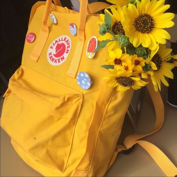 Fjallraven Handbags - 🌻ISO!! In search of a cheap kanken🌻